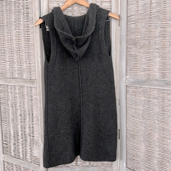 Tahari gray sweater vest XS - Picture 7 of 9